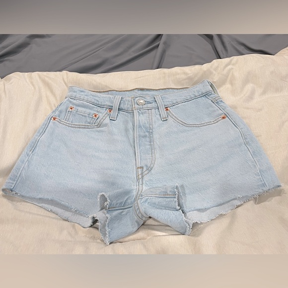 Levi’s - Picture 4 of 6